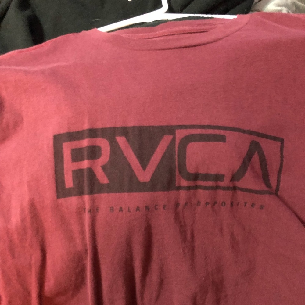 Men’s RVCA shirt